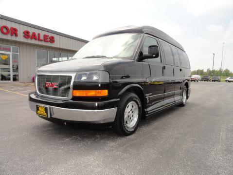 GMC Savana 2004 photo 1