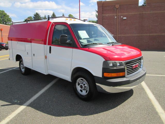 GMC Savana 2004 photo 1