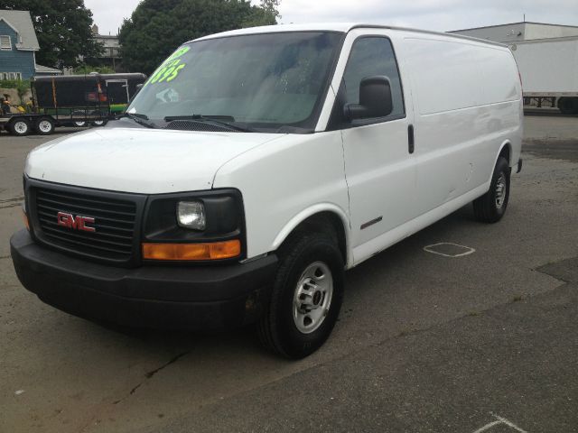 GMC Savana 2005 photo 1