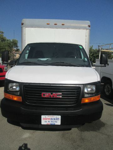 GMC Savana 2005 photo 1