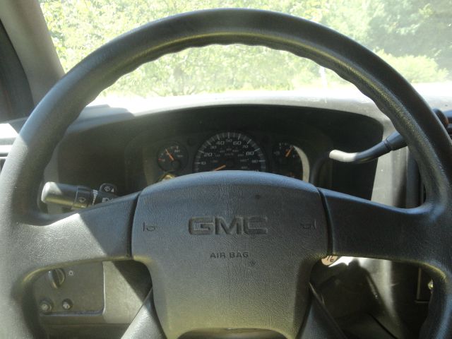 GMC Savana 2005 photo 2