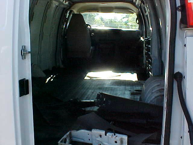 GMC Savana 2005 photo 2