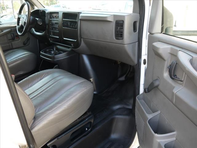 GMC Savana 2005 photo 2