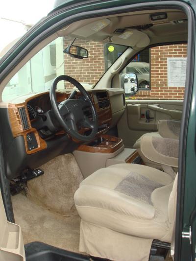 GMC Savana 2005 photo 2