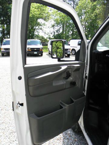 GMC Savana 2005 photo 1