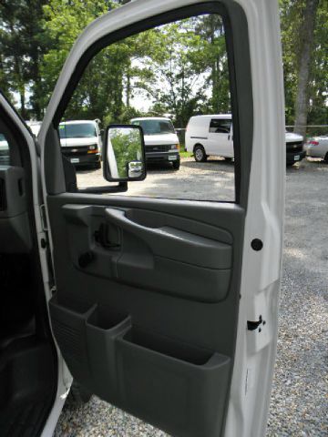 GMC Savana 2005 photo 18