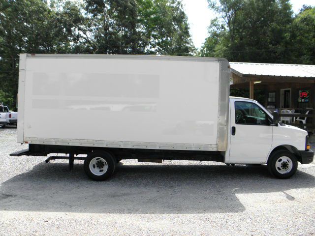 GMC Savana 1.8T Cabriolet Box Truck