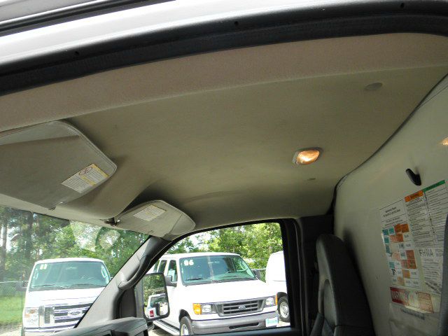 GMC Savana 2005 photo 14