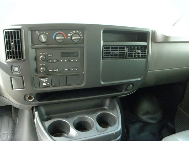 GMC Savana 2005 photo 17