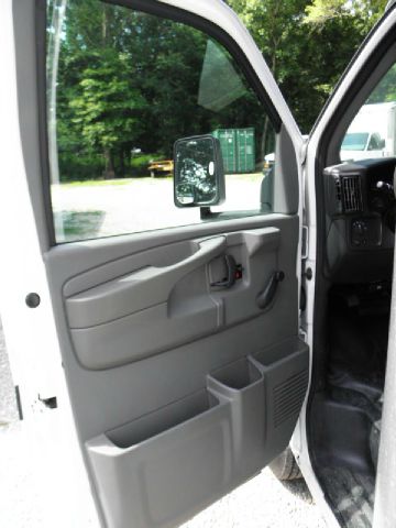 GMC Savana 2005 photo 19