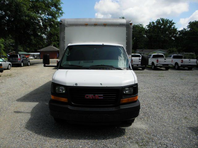 GMC Savana 2005 photo 2