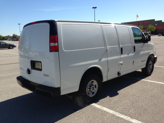 GMC Savana 2005 photo 10