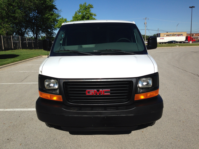 GMC Savana 2005 photo 11