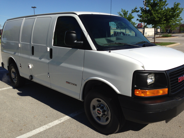 GMC Savana 2005 photo 19