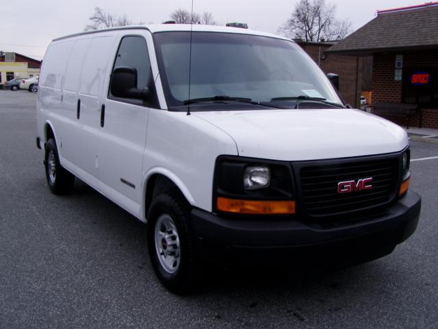 GMC Savana 2005 photo 1