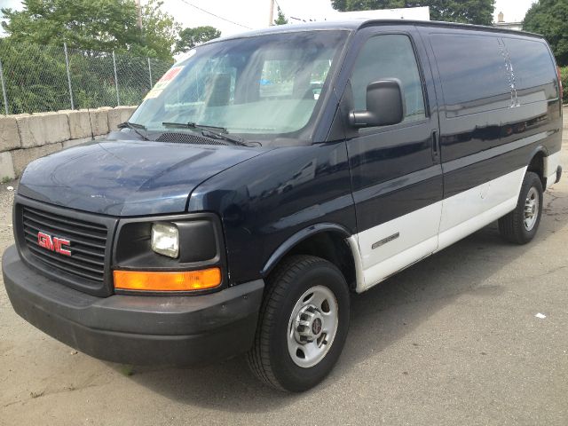 GMC Savana 2005 photo 2