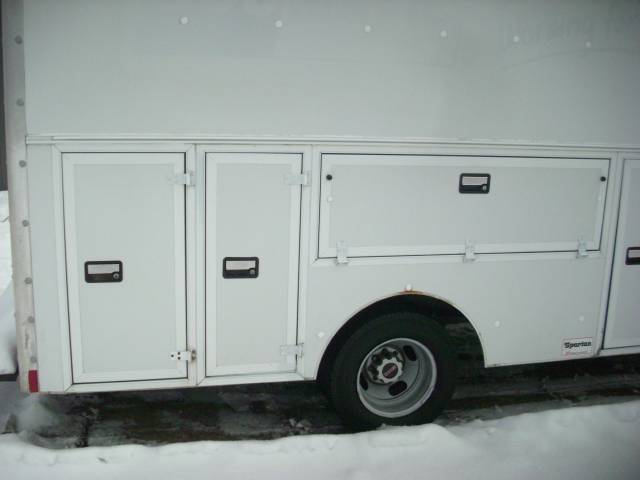 GMC Savana 2005 photo 2