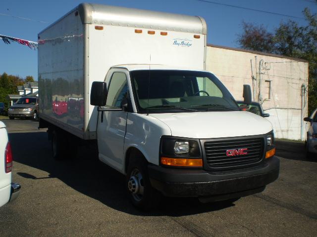 GMC Savana Base Passenger Van