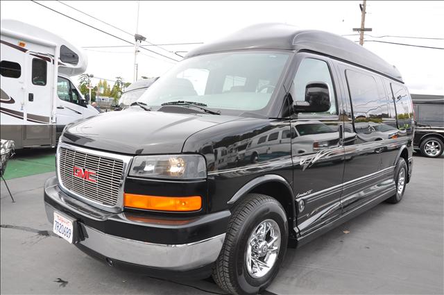 GMC Savana 2005 photo 2