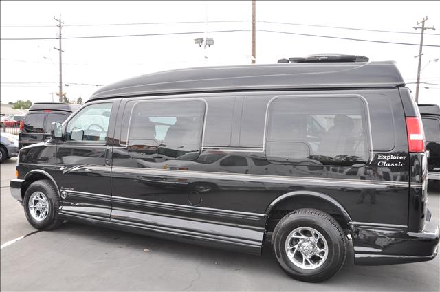 GMC Savana LS EXT Passenger Van