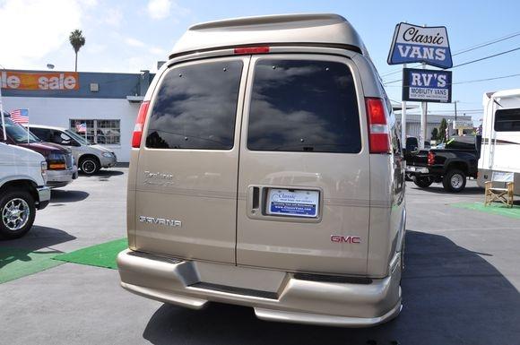 GMC Savana 2005 photo 2