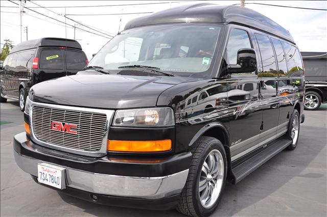 GMC Savana LS EXT Passenger Van