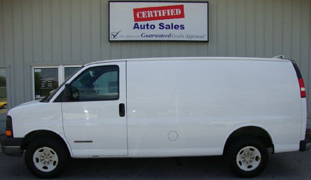 GMC Savana 2006 photo 2