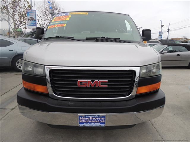 GMC Savana 2006 photo 2