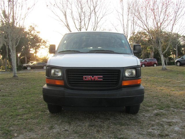 GMC Savana 2006 photo 1