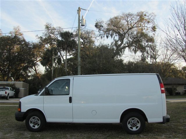 GMC Savana 2006 photo 2