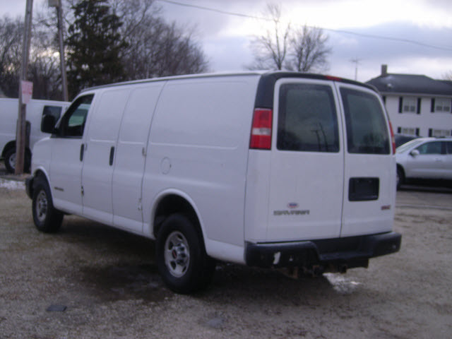 GMC Savana 2006 photo 2