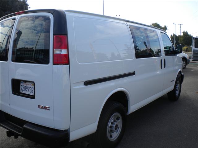 GMC Savana 2006 photo 2