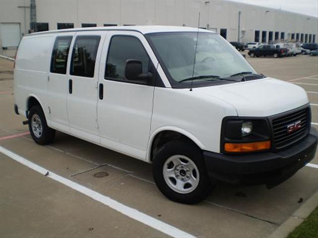 GMC Savana 2006 photo 1