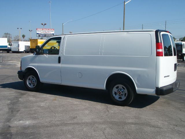 GMC Savana 2007 photo 13