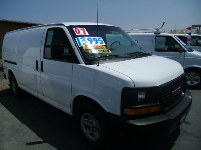 GMC Savana 2007 photo 2