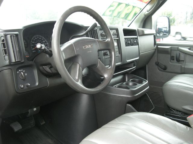 GMC Savana 2007 photo 2