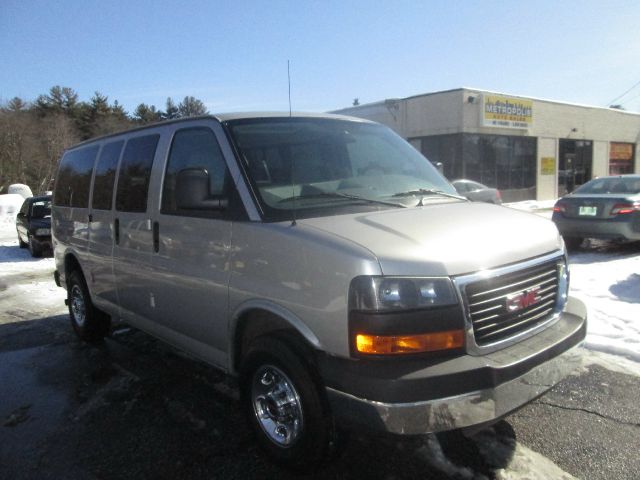 GMC Savana 2008 photo 2