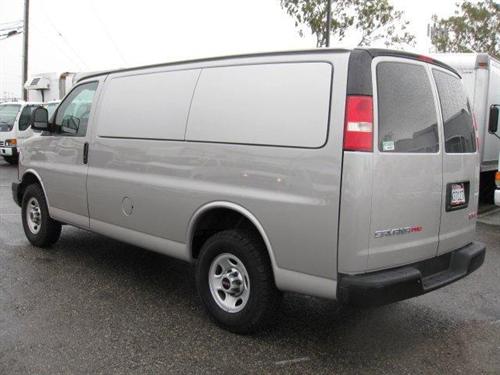 GMC Savana 2008 photo 2