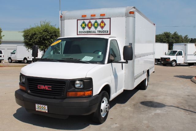 GMC Savana 2008 photo 2