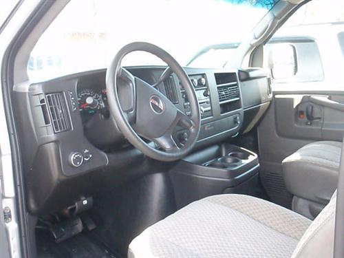 GMC Savana 2008 photo 2