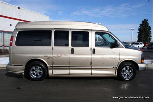 GMC Savana 2009 photo 1