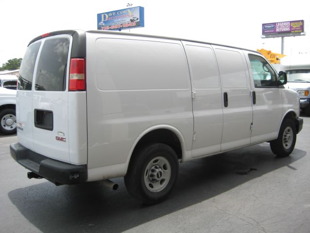 GMC Savana 2009 photo 1