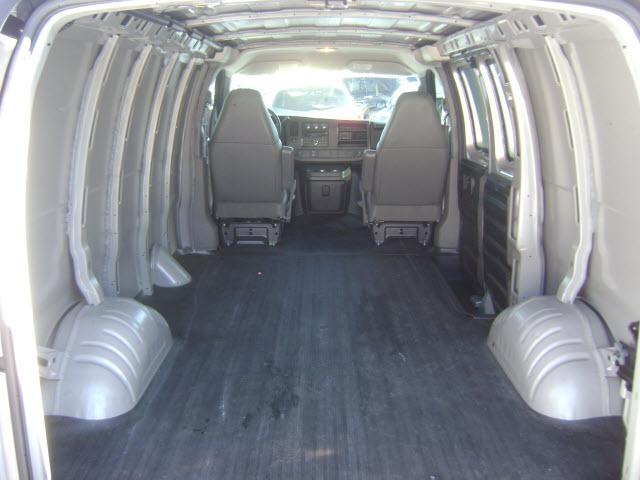 GMC Savana 2009 photo 3