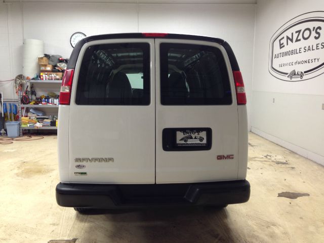 GMC Savana 2010 photo 4