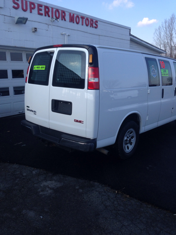 GMC Savana 2010 photo 3