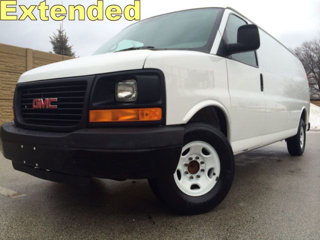 GMC Savana 2011 photo 4