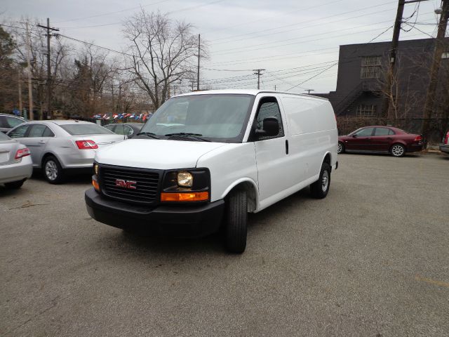 GMC Savana 2012 photo 4