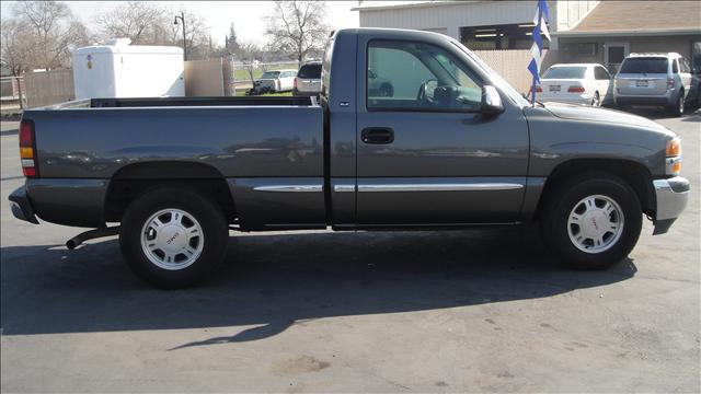 GMC Sierra 2000 photo 2