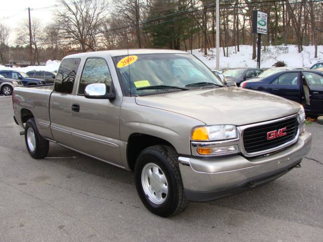 GMC Sierra 2000 photo 2