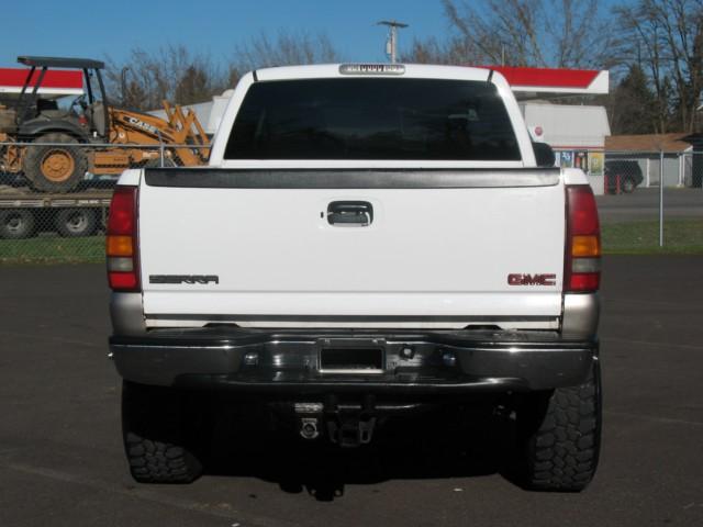 GMC Sierra 2000 photo 2